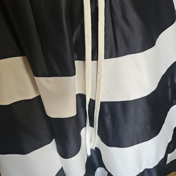 Jessica McClintock *Rare* Strapless Corset Back Striped Gown w/ crinoline - Picture 6 of 12